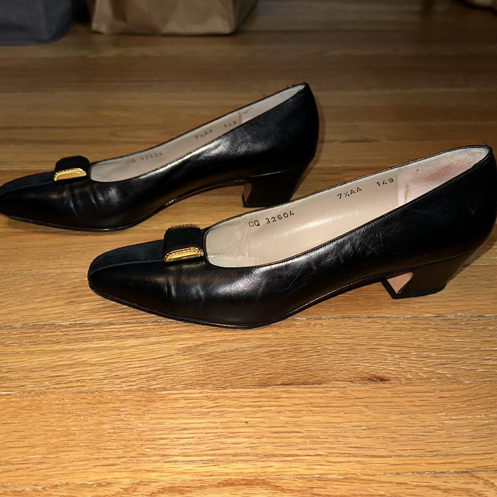 Salvatore Ferragamo heels - Picture 2 of 5